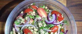 Рецепт: Овощной салат с тунцом - С капустой и огурцами